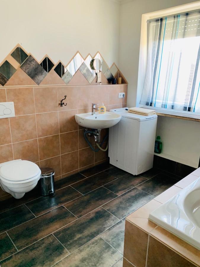 Charmante 3Zi-Ferienwohnung Im Landhausstil Kaufbeuren Bagian luar foto