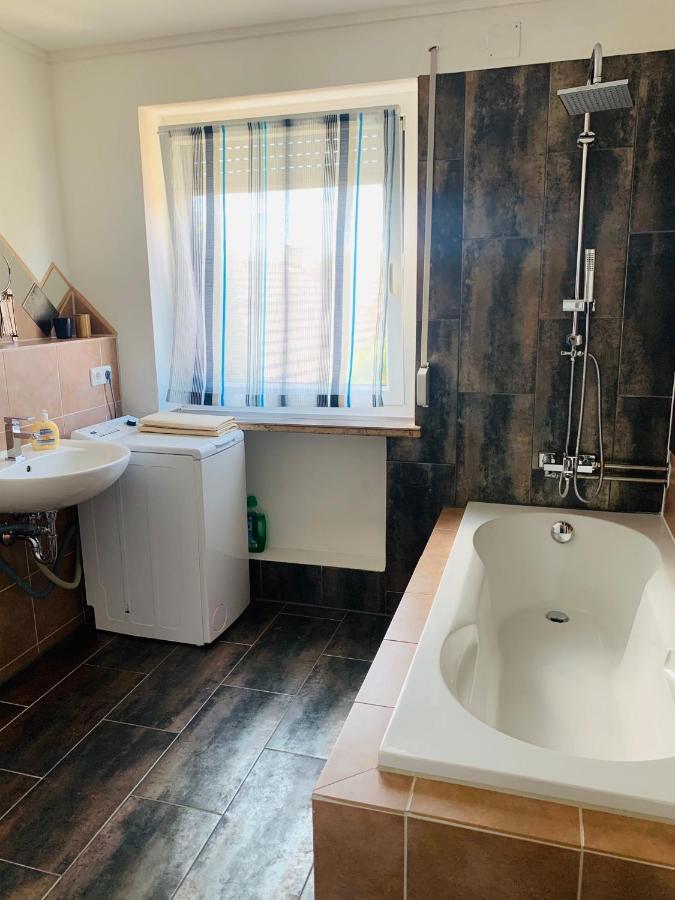 Charmante 3Zi-Ferienwohnung Im Landhausstil Kaufbeuren Bagian luar foto